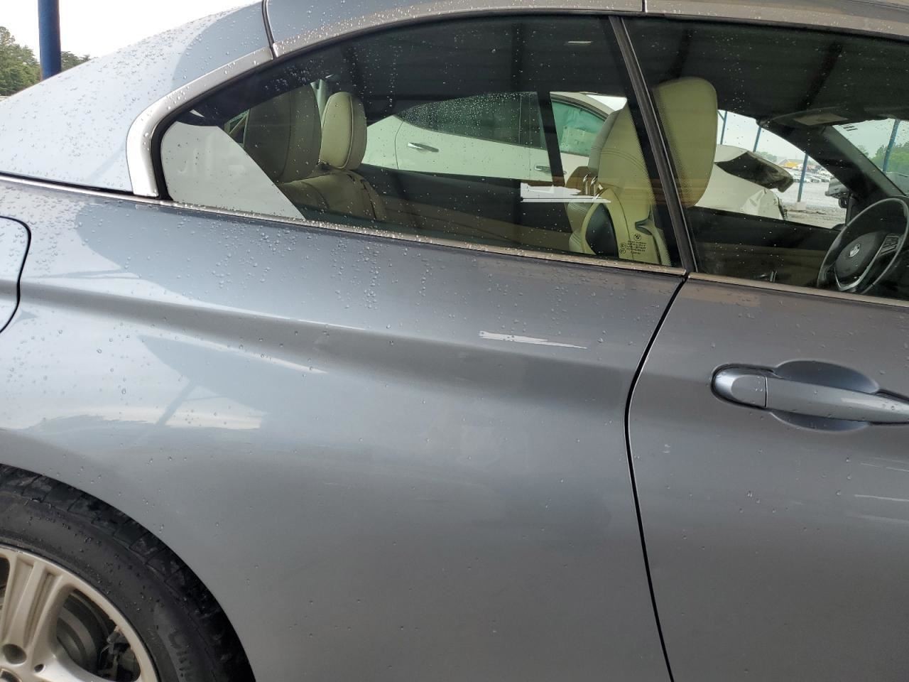 428I BMW 2014 Glove Box 4689960