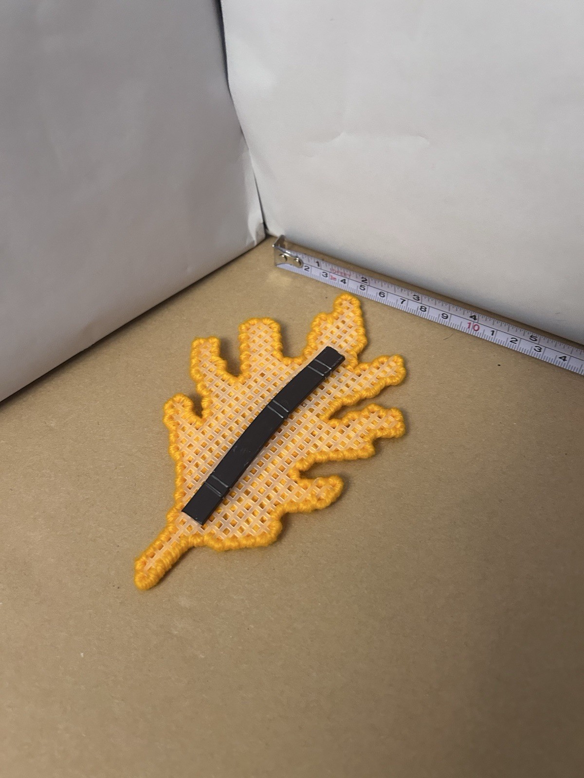 VTG yarn+plastic canvas handmade/stitched orange leaf +magnet