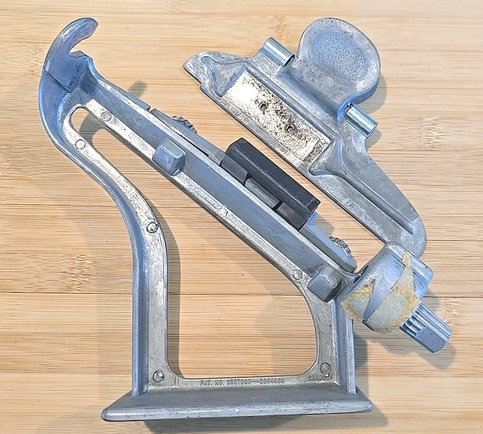Bitzenburger Dial-O-Fletch Fletchmaster Jig with Right And Straight Clamps