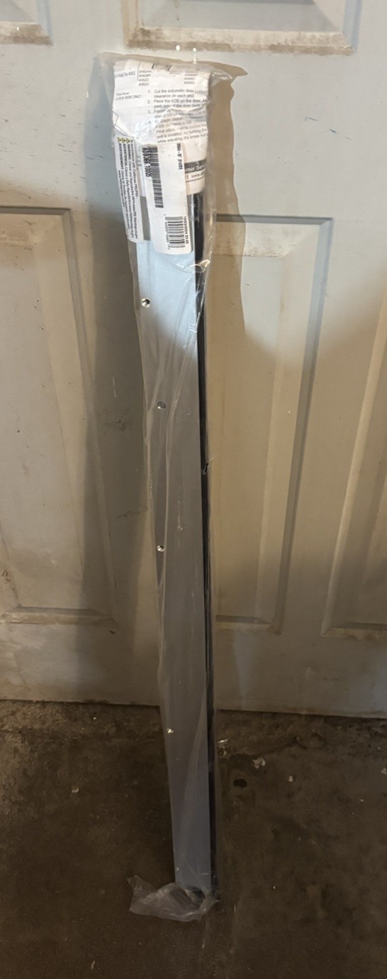 Zero 365AA Heavy-Duty Surface Mounted Automatic Door Bottom