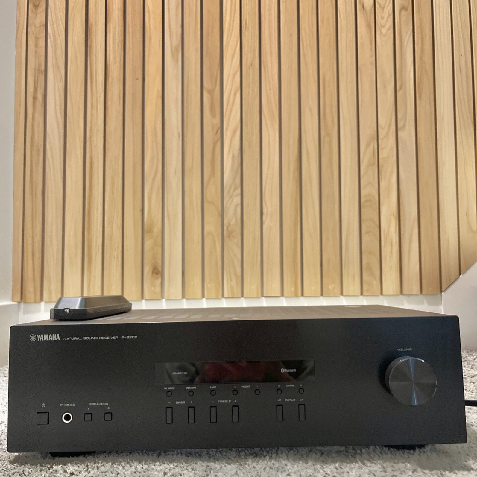 Yamaha R-S202 2ch. Natural Sound 200W Bluetooth Stereo Receiver
