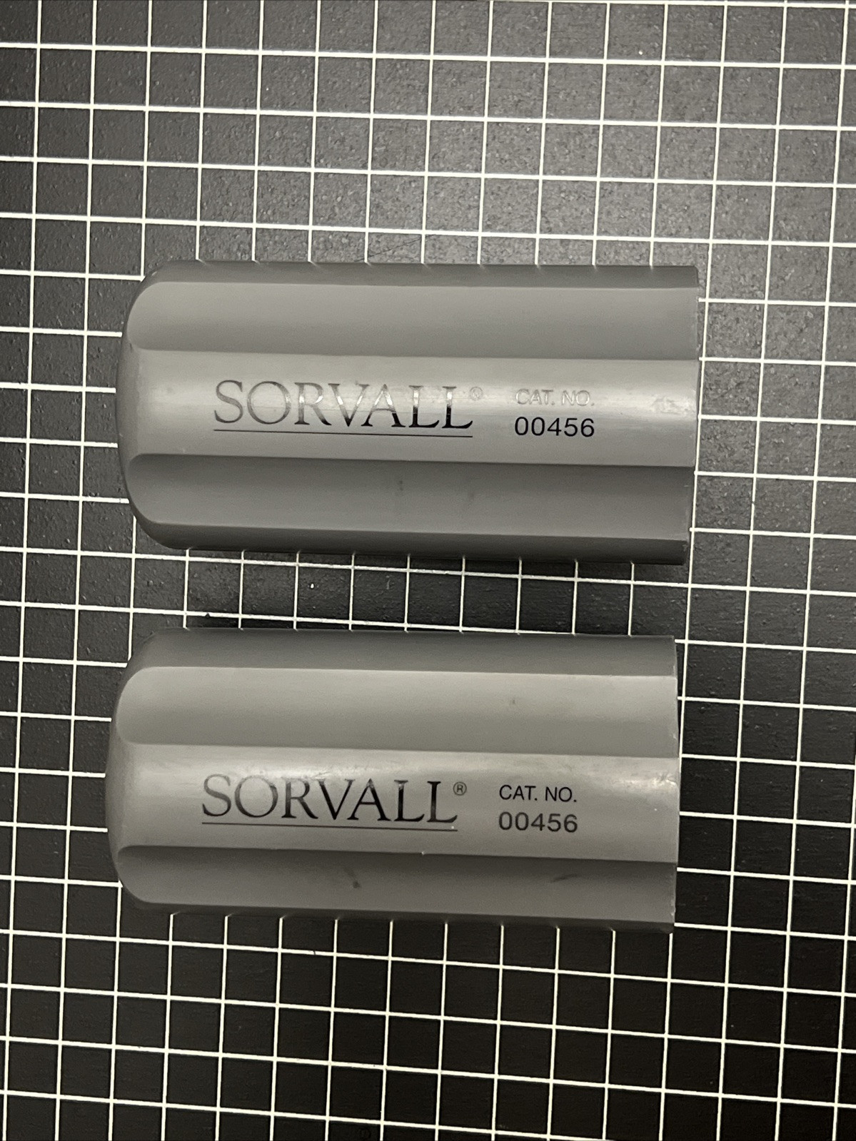 Lot Of 2 - Thermo Sorvall 00456 Bucket Tube Adapters 5x15mL Fiberlite F10-6x250y