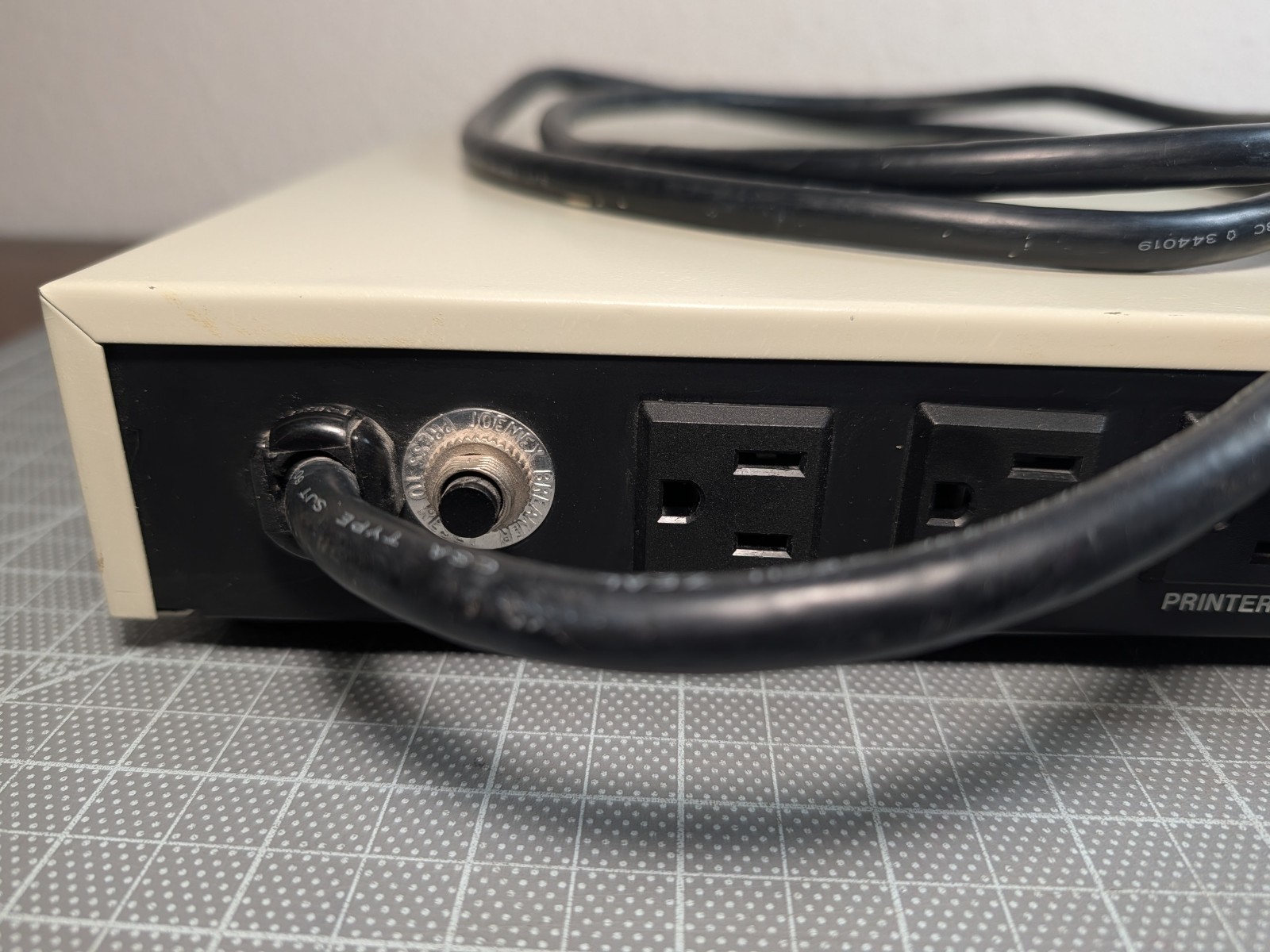 Vintage Computer Power Controller Surge Protector Power Supervisor Model MT-767