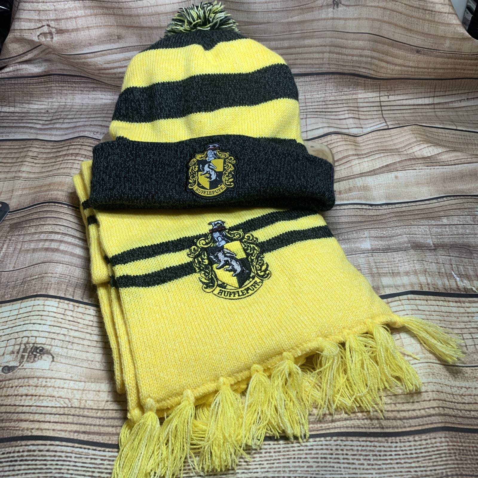 Harry Potter Scarf & Hat Hufflepuff