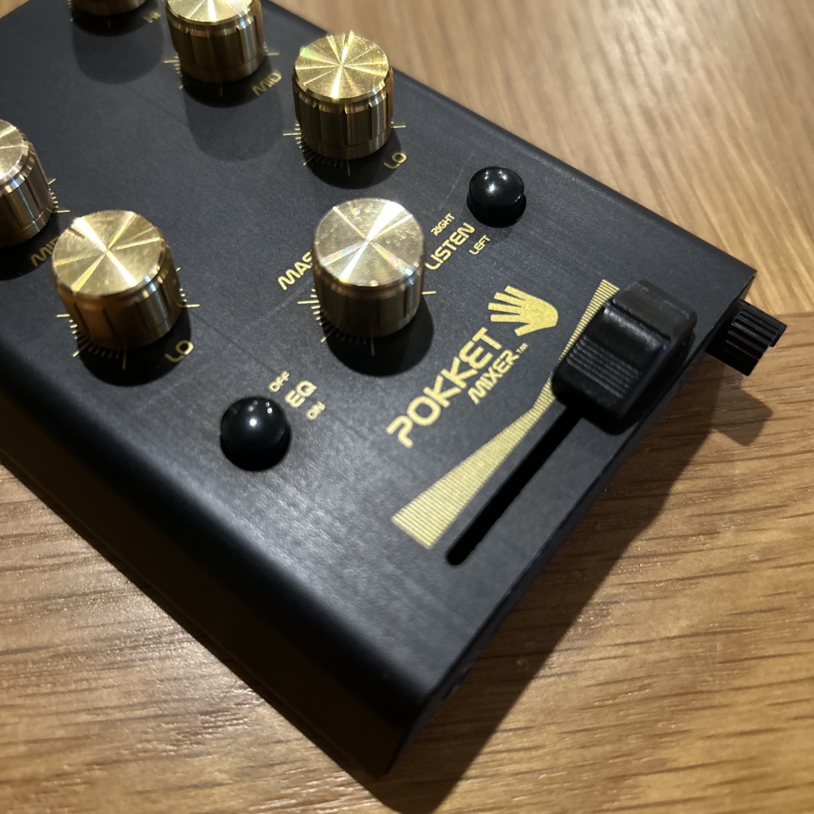 Used a bit Pokket Mixer Mini DJ Mixer Volume Plus Black with Gold Knobs PMBLA2