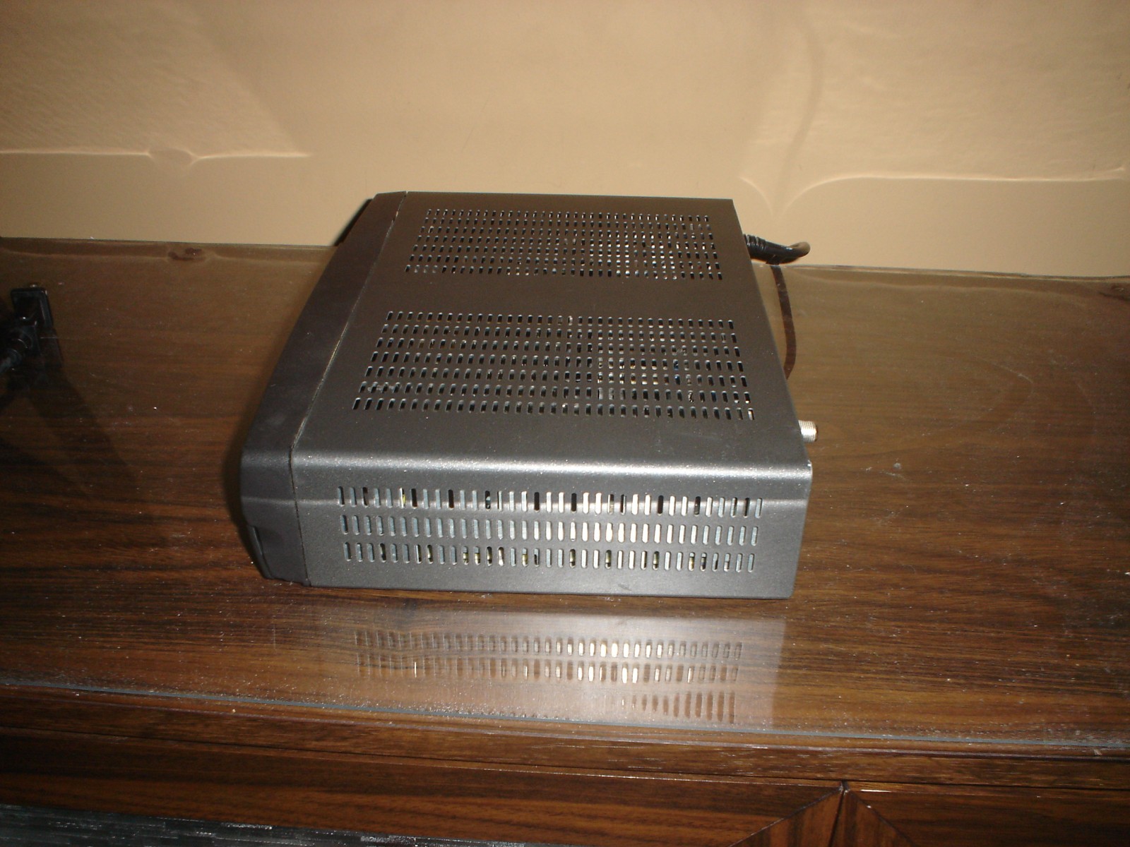 Hughes Network Systems DirecTV Plus SD Satellite Receiver HIRD-E1 - NOT WORKING