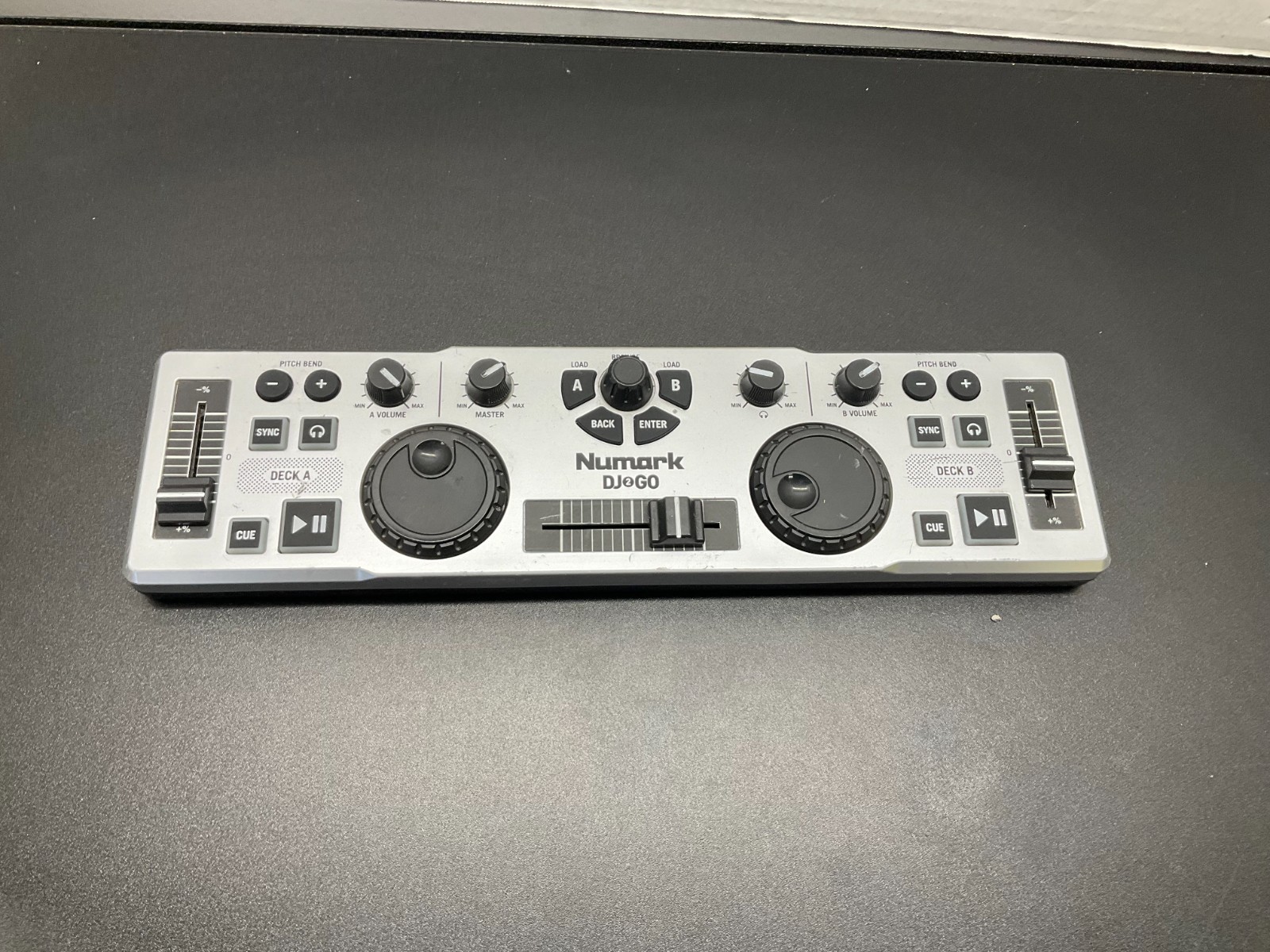 Numark DJ2Go Dj 2 Go Portable USB Controller UNTESTED