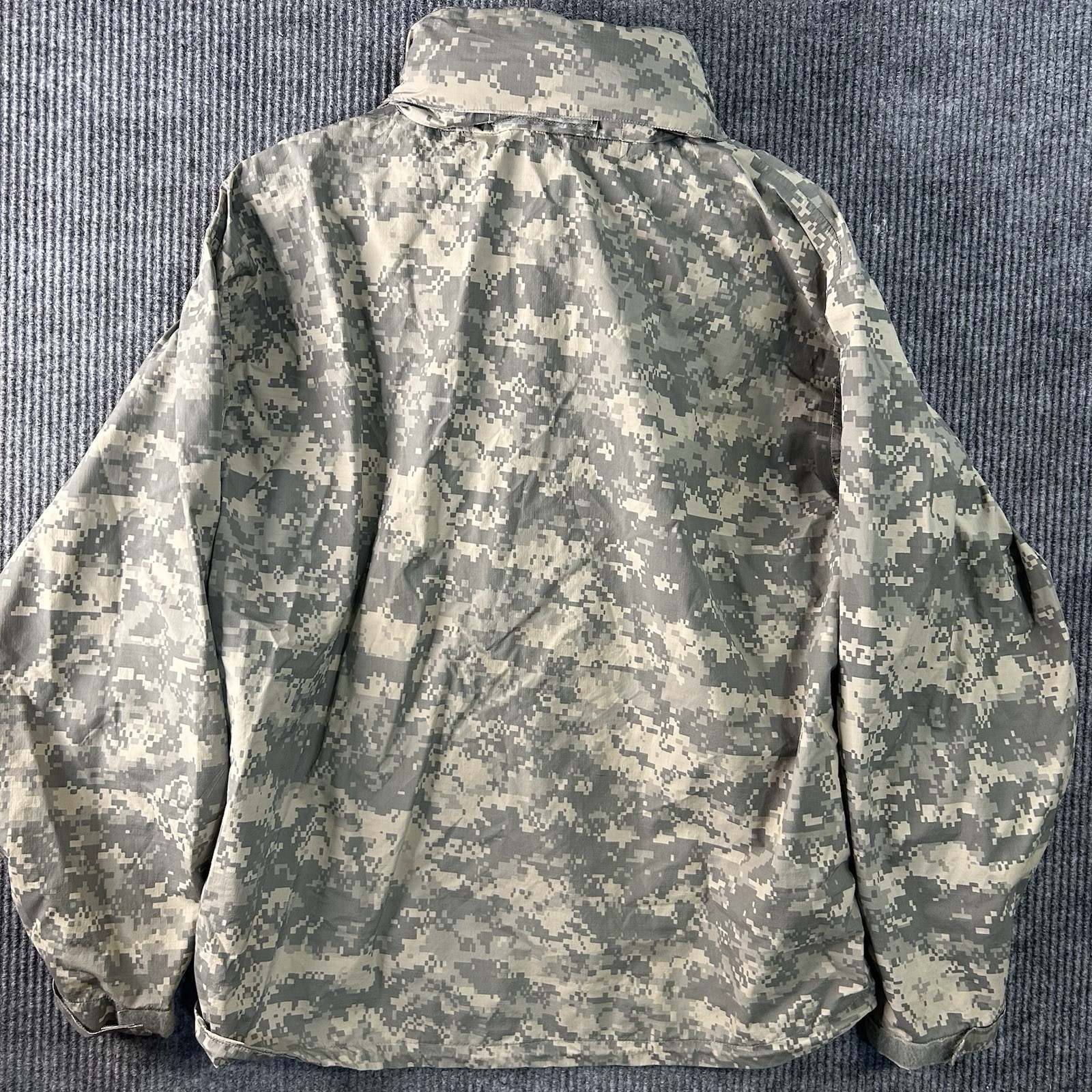 Military Jacket Medium Extreme Cold Wet Weather Gen III Layer 6 Universal Camo