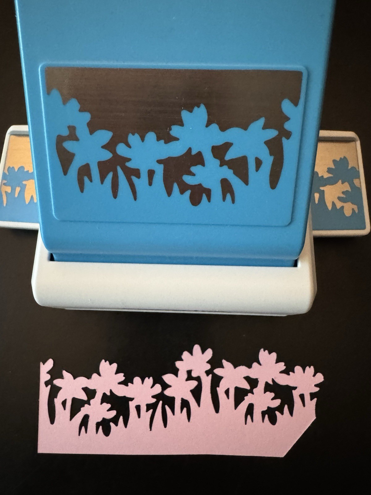 Creative Memories WildFlowers Decorative Border Punch NLA
