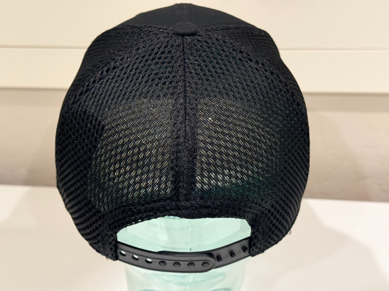 Lot of 10 NE204 New Era® Snapback Contrast Front Mesh Cap BLACK