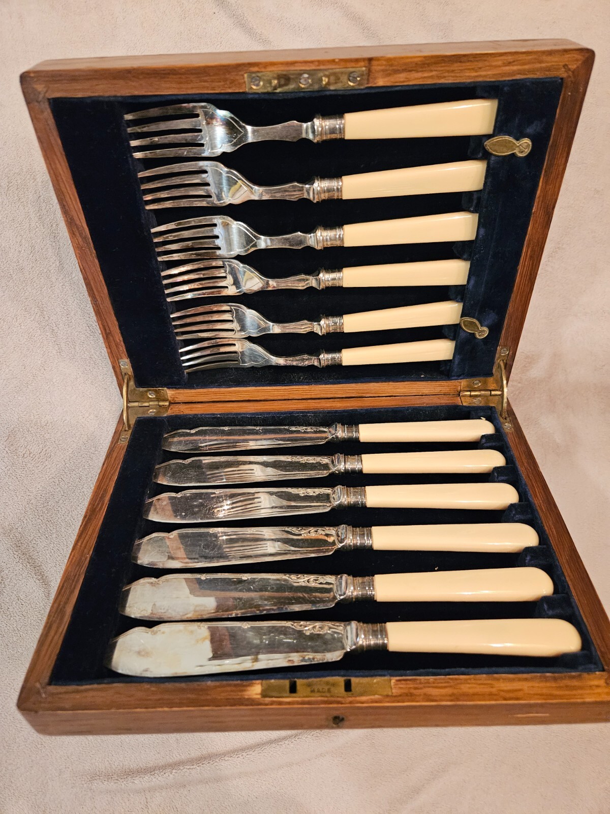 Vintage 6 Fish Knives & Fork Cutlery Set Boxed Maker H&H EP