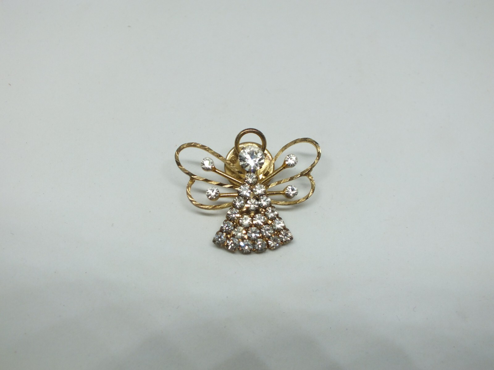 Beautiful Brooch Pin Gold Tone Angel Sparkling Clear Rhinestones 1" x 1 1/4"