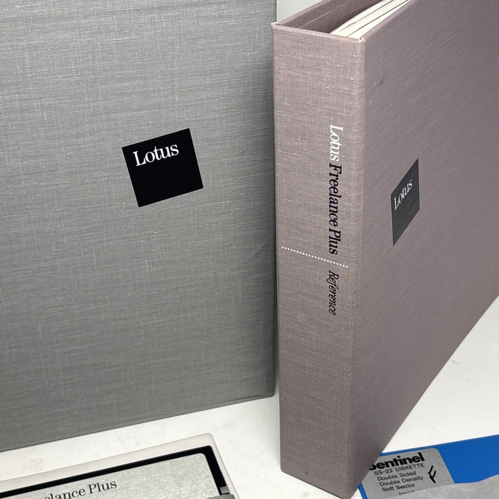 Lotus Freelance Plus 8-Disks Manuals Reference Tutorials Box Complete