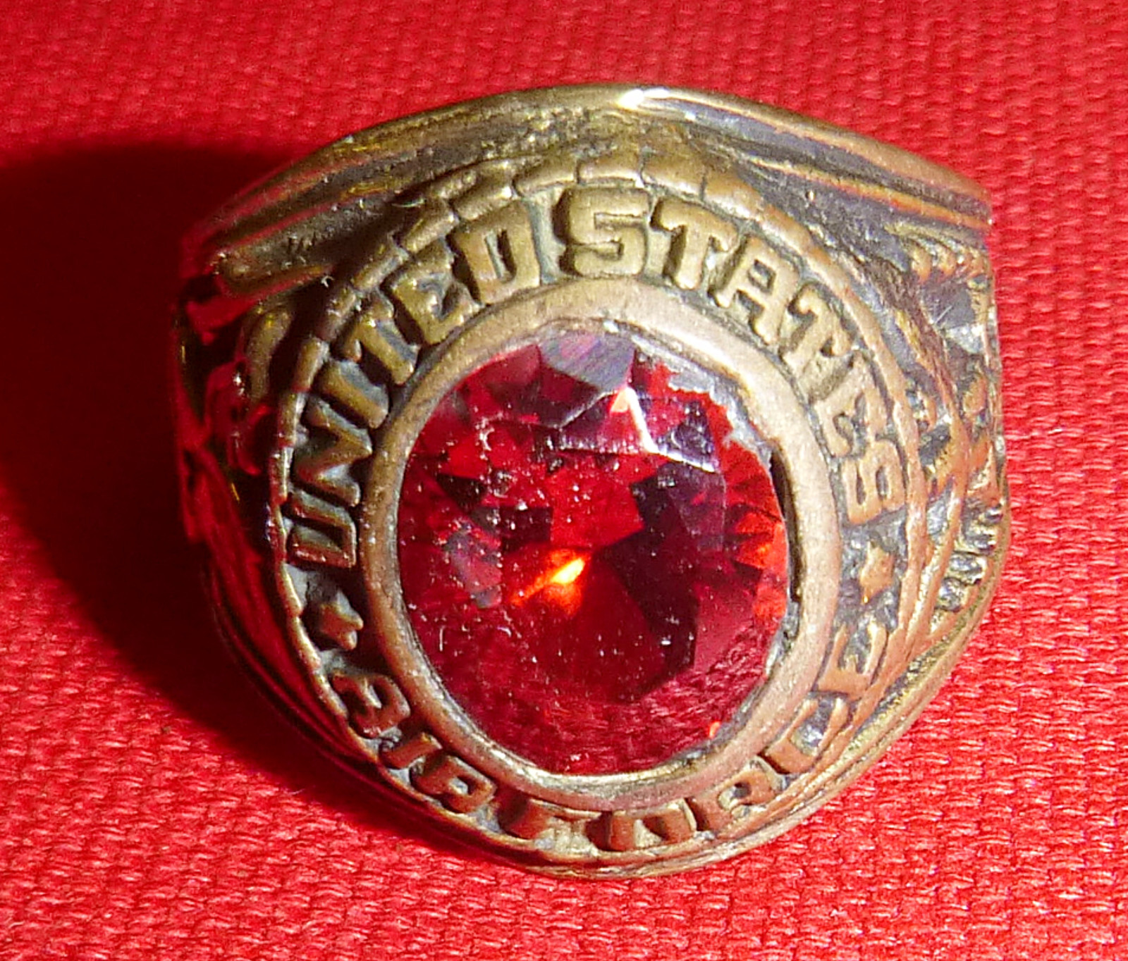 MENS RING - US AIR FORCE - USAF - SIZE 9.5 - Red Stone - Vietnam War - R.82