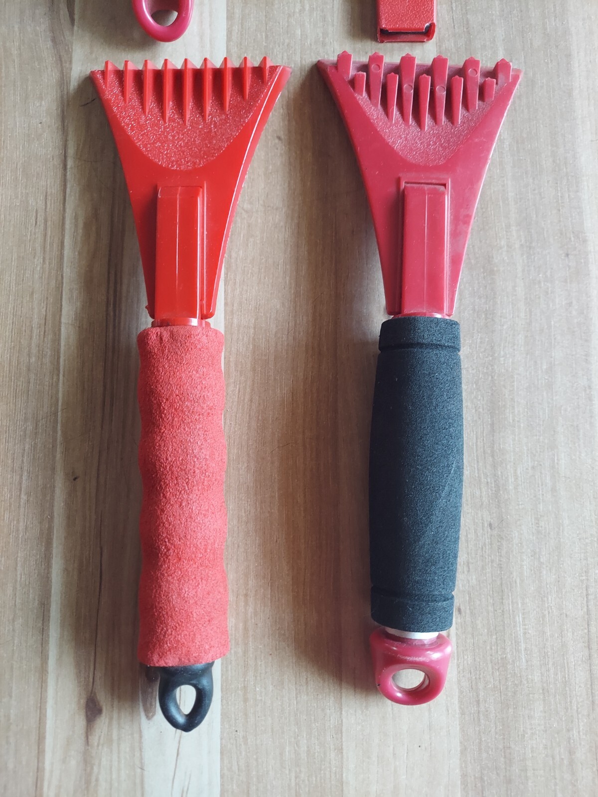 WINDSHIELD 12 " FOAM GRIP ICE SCRAPER SET OF 4
