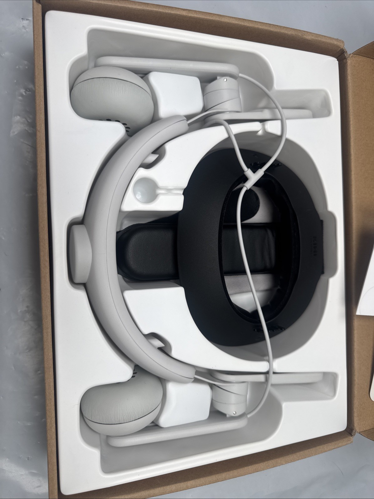KIWI Design KW-QA01-US White Black Off Ear Audio Strap For Quest 2 NEW A2