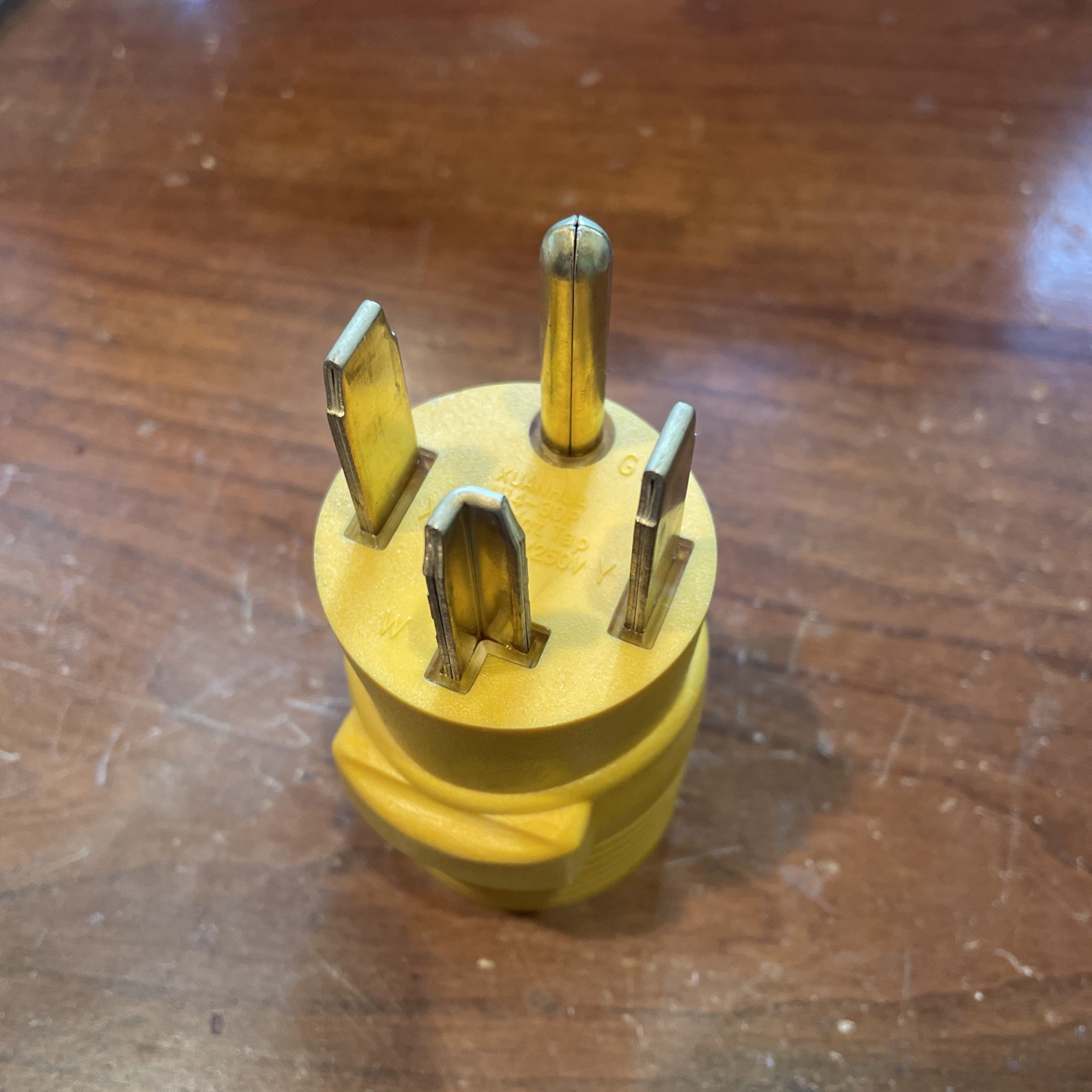 New Xuanhua 4 Prong 250 Volt N14-30P (male) To N14-50R (female) Adapter