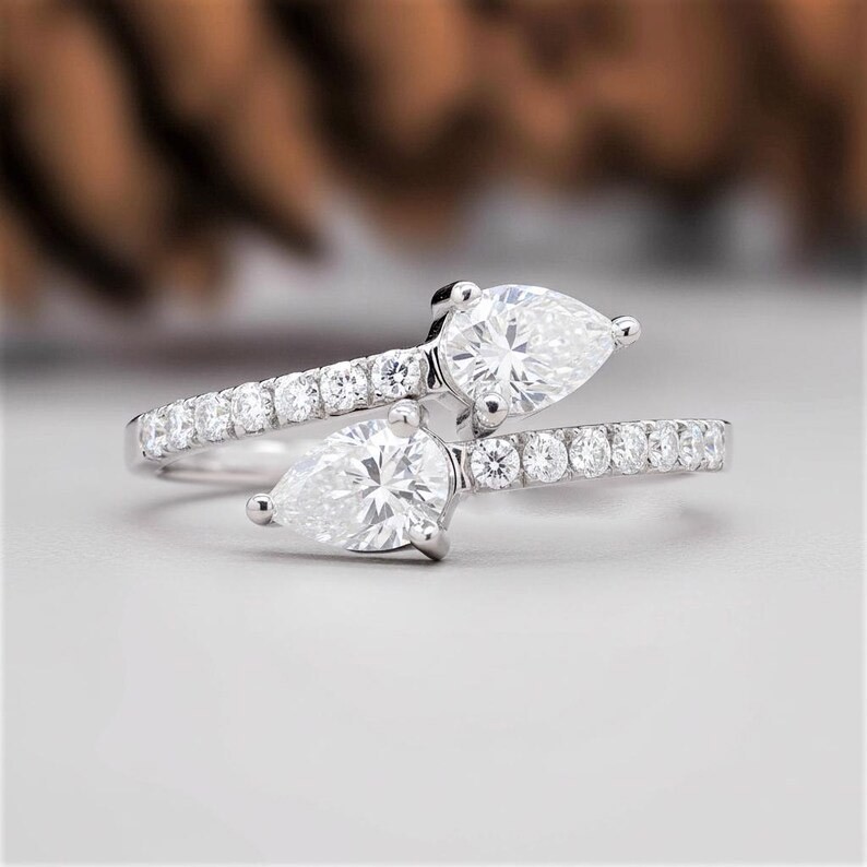 Pear & Pear Cut 6.00 Ct White Diamond Solitaire Toi Moi Ring 925 Silver