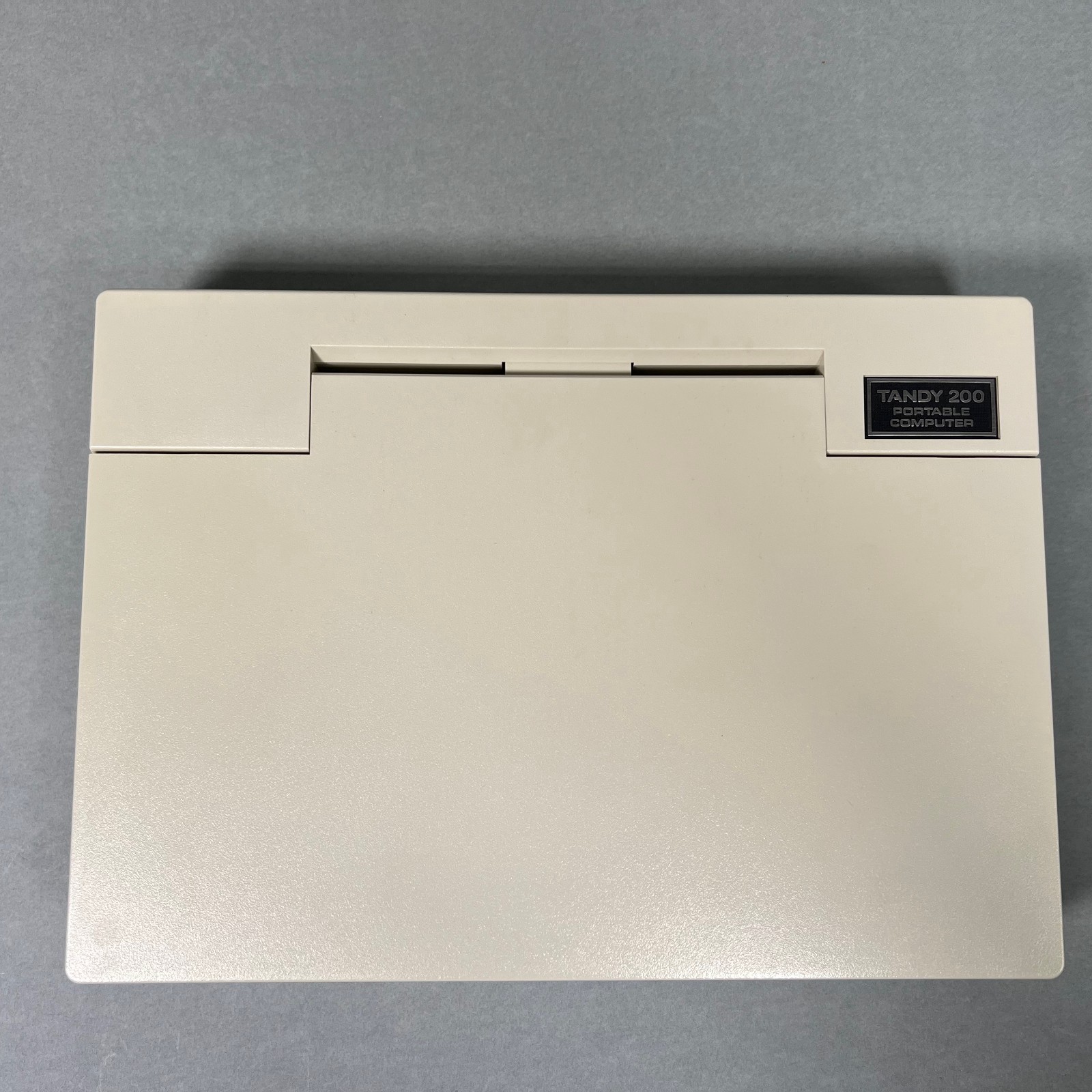 Tandy 200 Portable Computer, Power Adapter, Case, Book, Owner's Manuals WORKING