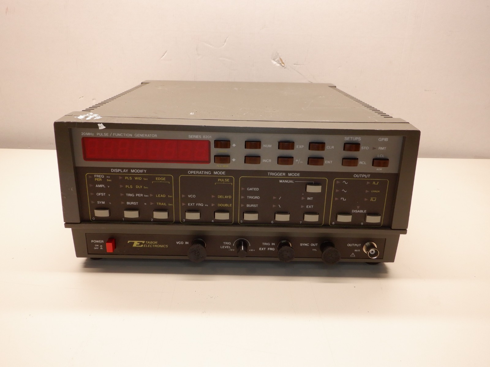 TABOR ELECTRONICS 8201 FUNCTION GENERATOR