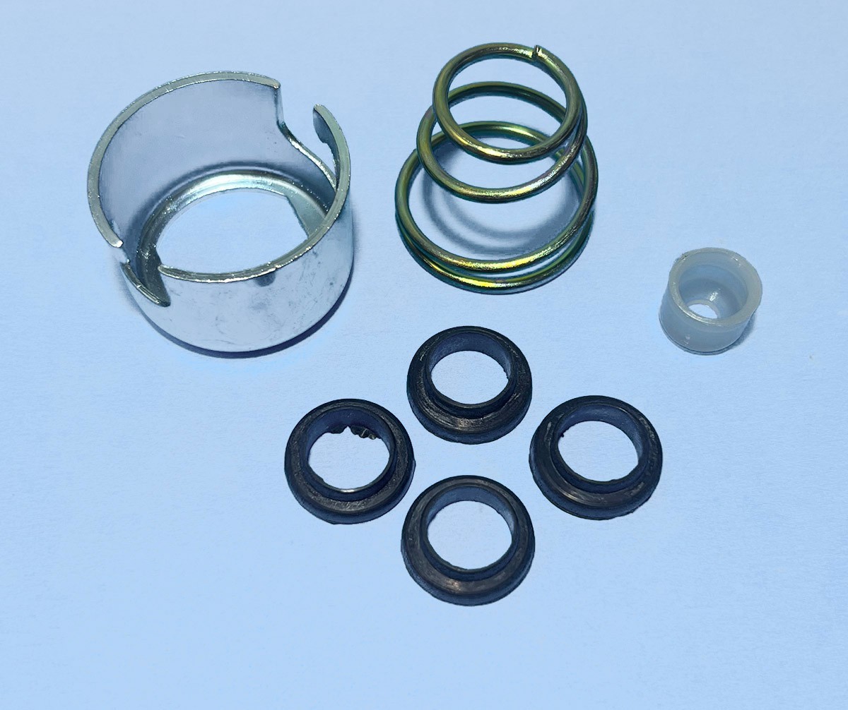 Gear Shift Lever Bush Kit fits Toyota Pickup Hilux LN30 LN40 RN30 33615-30010