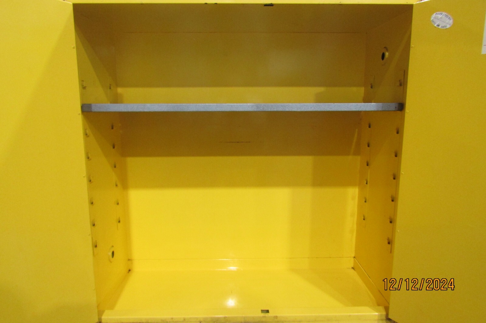 😏 JUSTRITE 30 GAL. CAPACITY FLAMMABLE LIQUID STORAGE CABINET 893000