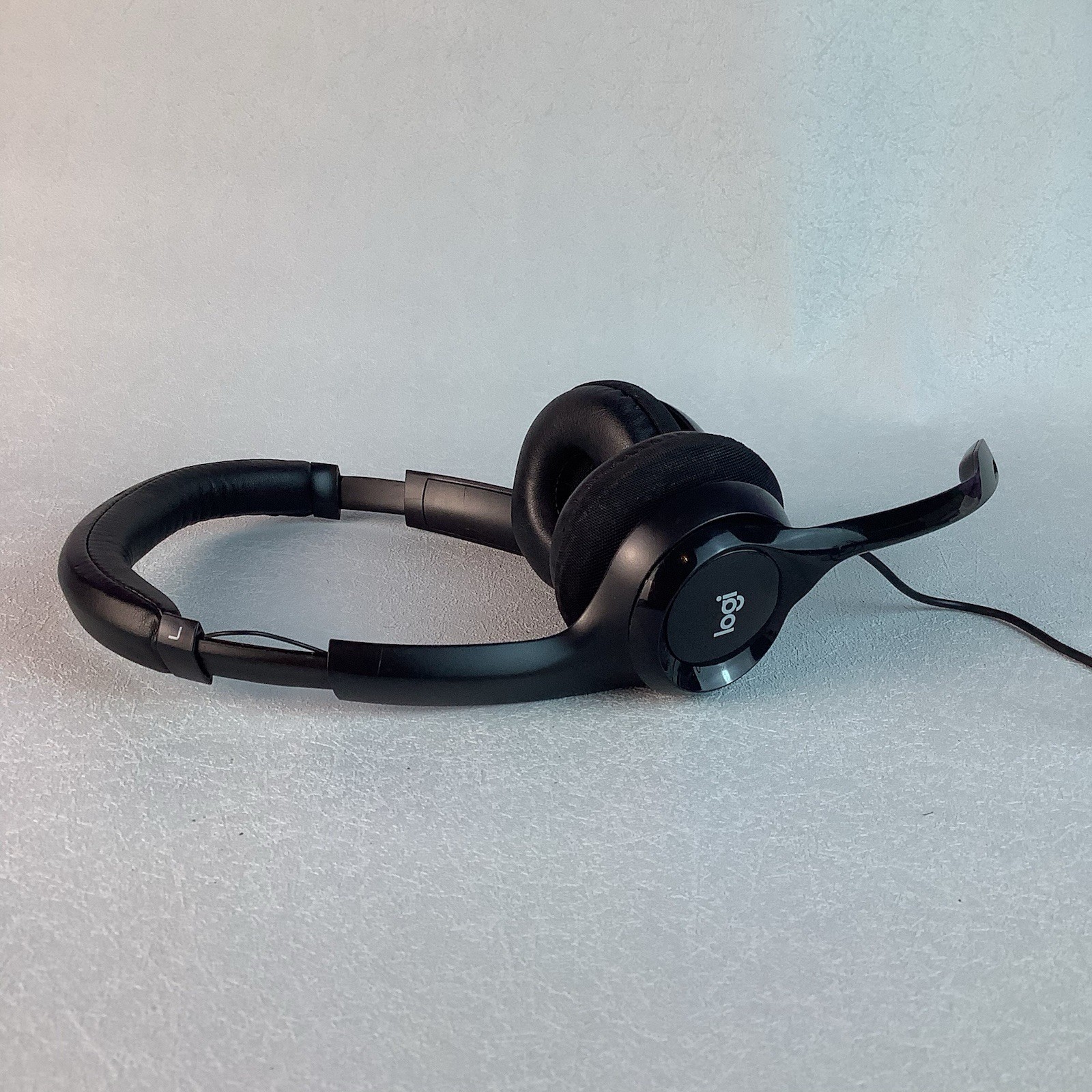 LOGITECH H390 USB Wired Headset With Volume Control & Microphone*NO BOX*