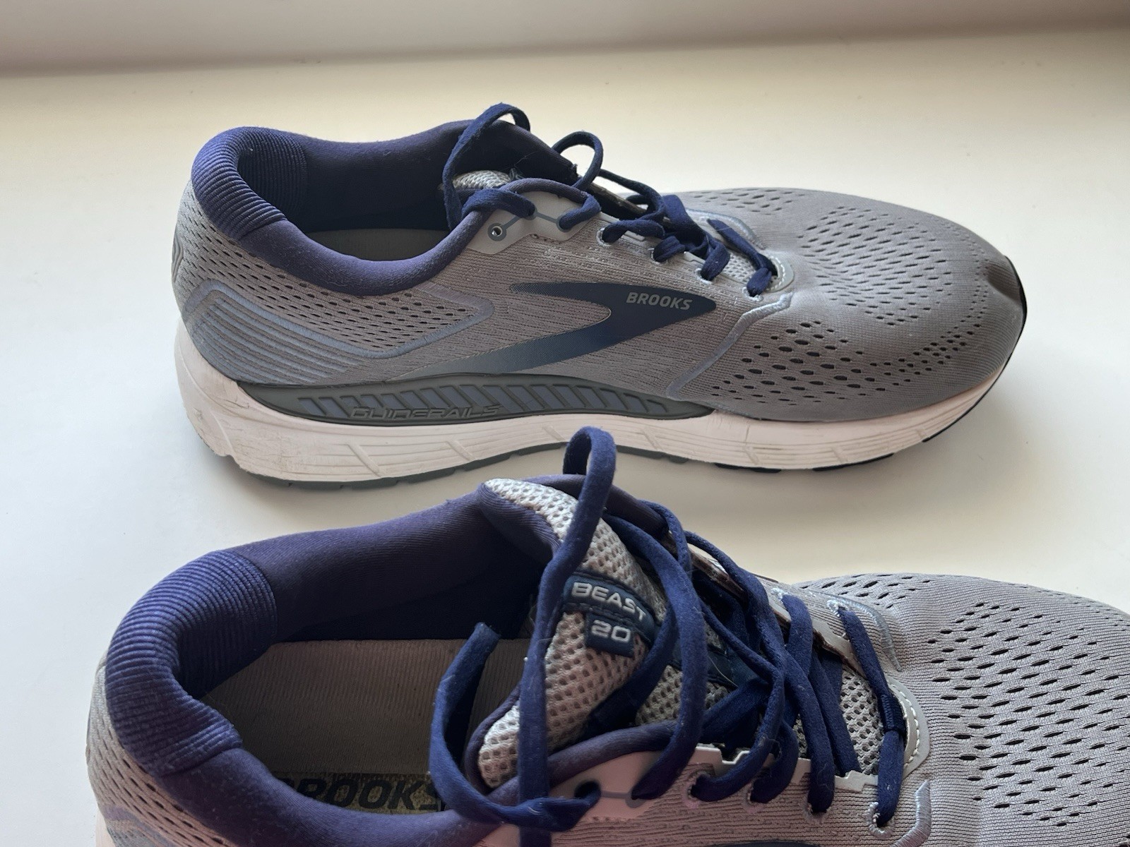 Brooks Beast 20 Extra Wide Men's Running Shoes Gray Navy Mesh Size 12 4E