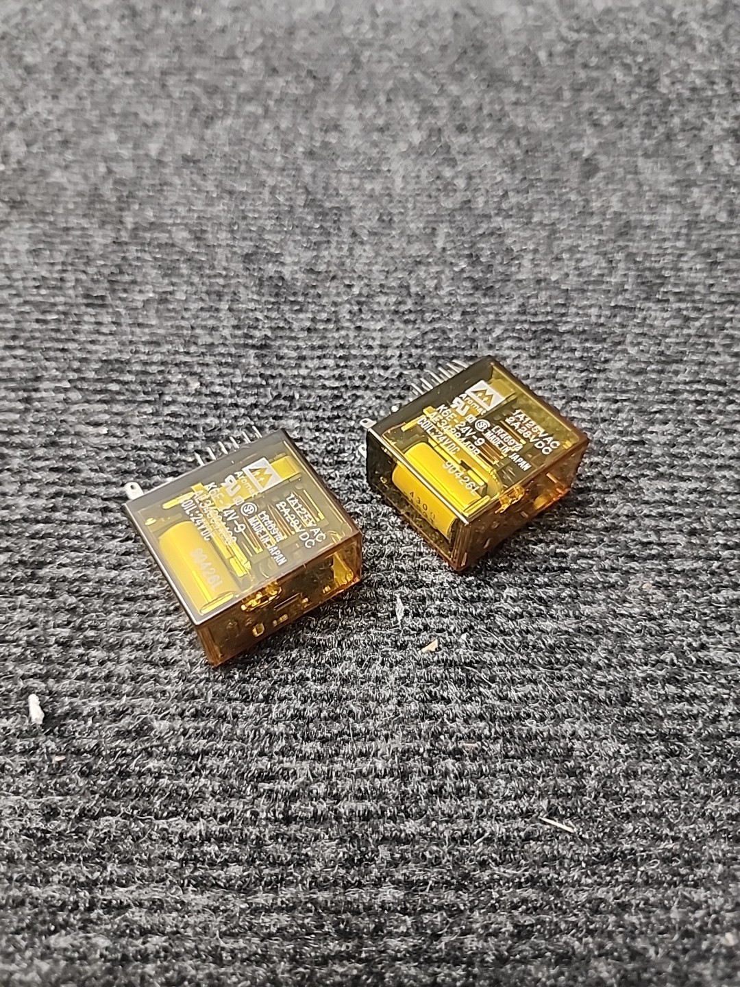 (2) Aromat 24VDC 1A125VAC 2A28VDC 00327L AE34884498 K6E-24V-9