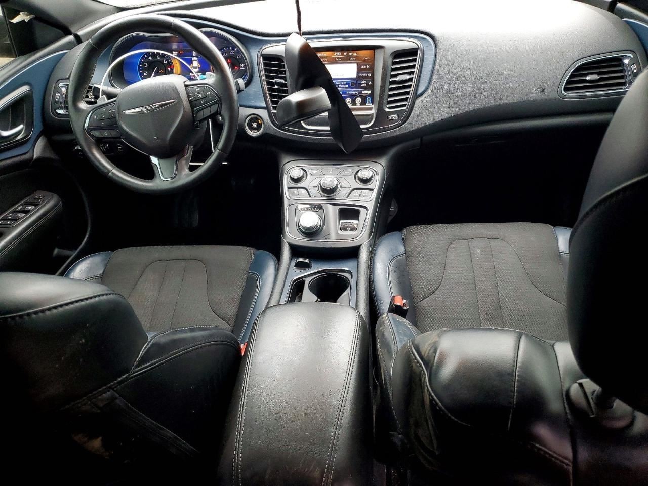 200 2016 Glove Box 5029939