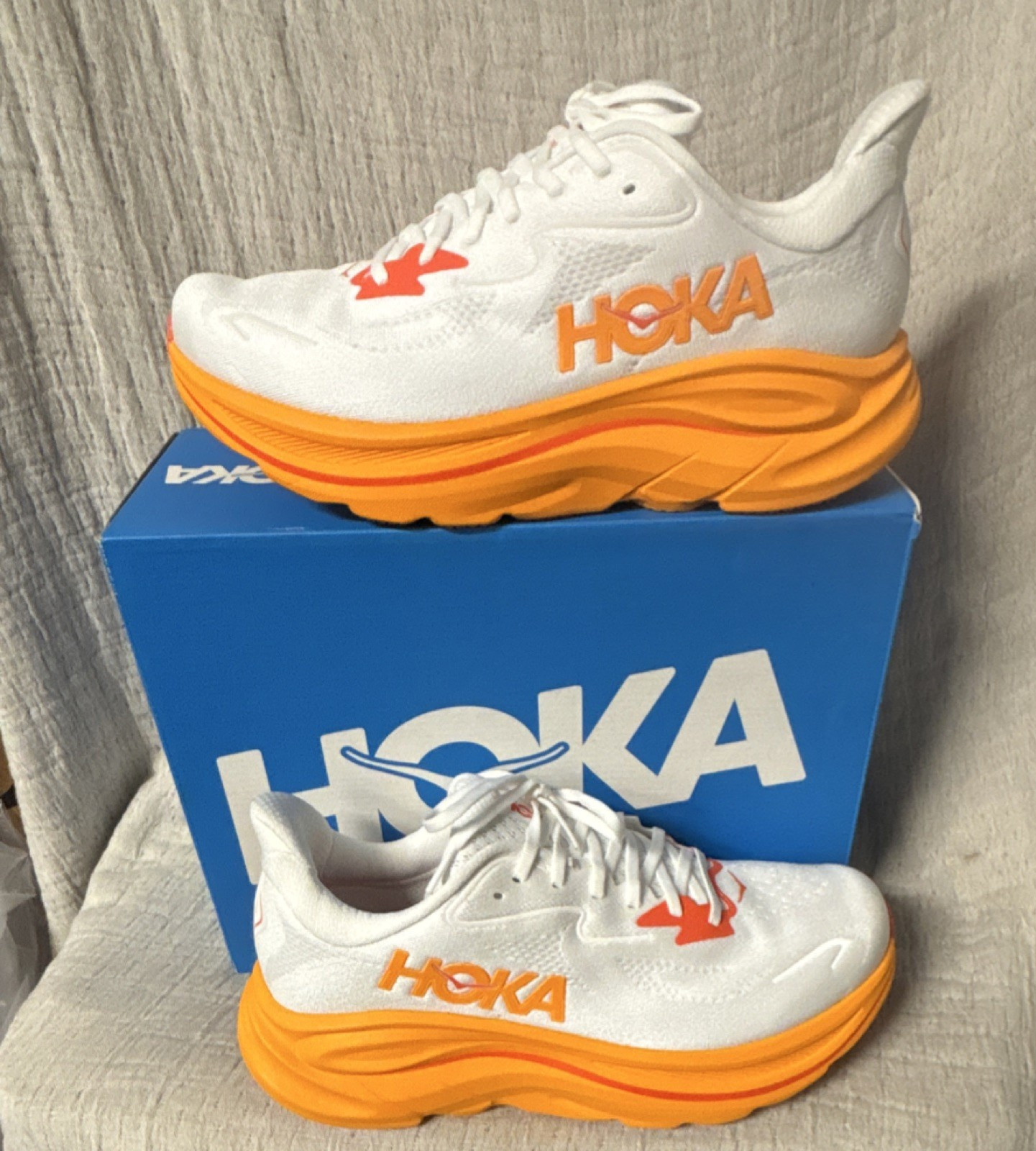 Hoka One One Clifton 10 Men's Running Shoes White Orange US 9.5D MPN 1162030 FGZ