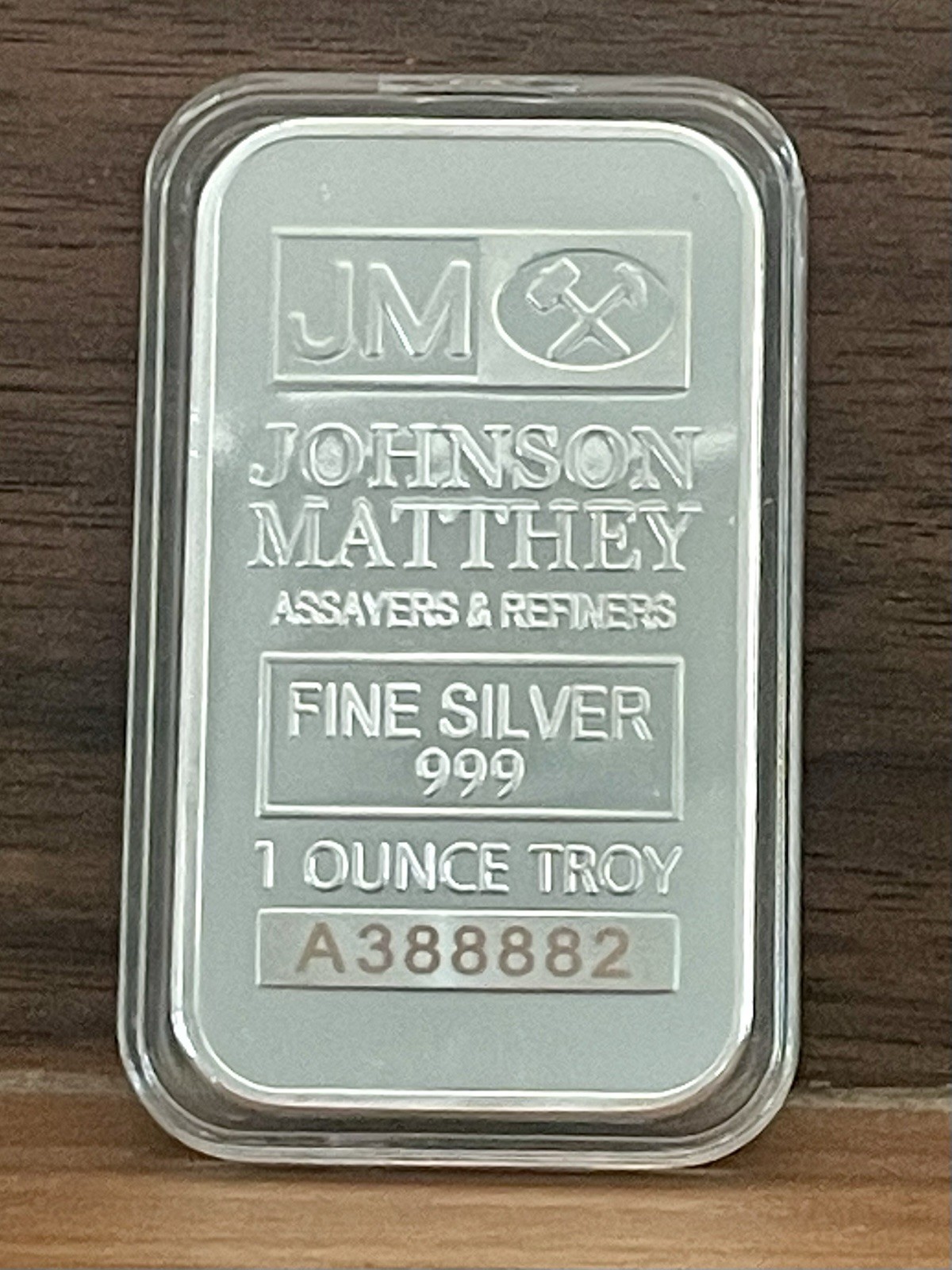 JM Johnson Matthey Bar