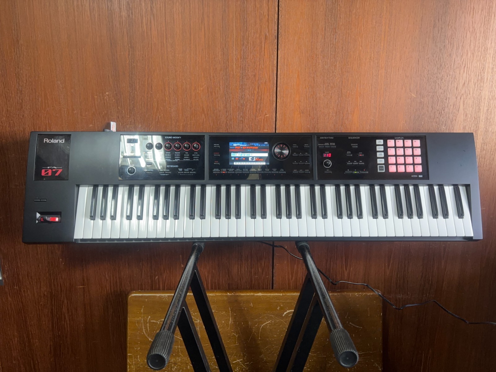 Roland FA-07 Music Workstation w/ gig bag power supply