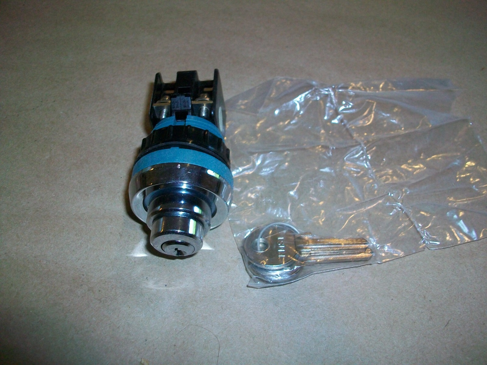 Klockner Moeller Cylinder Lock Keyed Selector Switch NEW