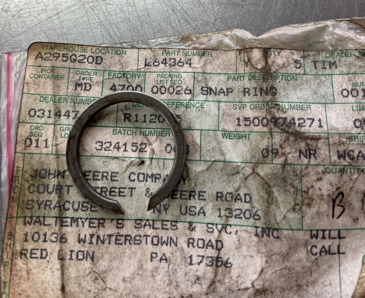 L64364 Genuine OEM John Deere SNAP RING