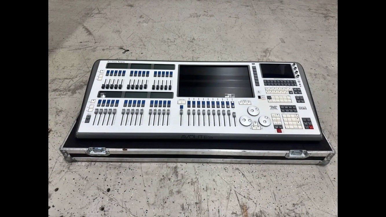 Avolites Arena Lighting Console w/ Case