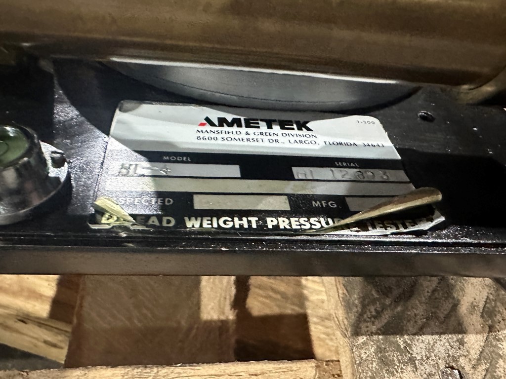 AMETEK BL-4 PORTABLE DEAD WEIGHT PRESSURE TESTER