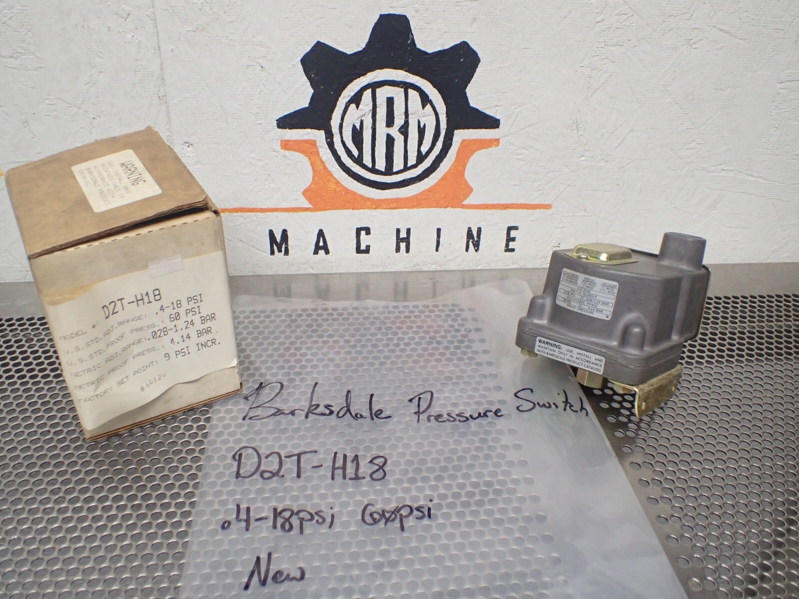 Barksdale D2T-H18 .4-18 PSI Pressure Switch New Old Stock See All Pictures