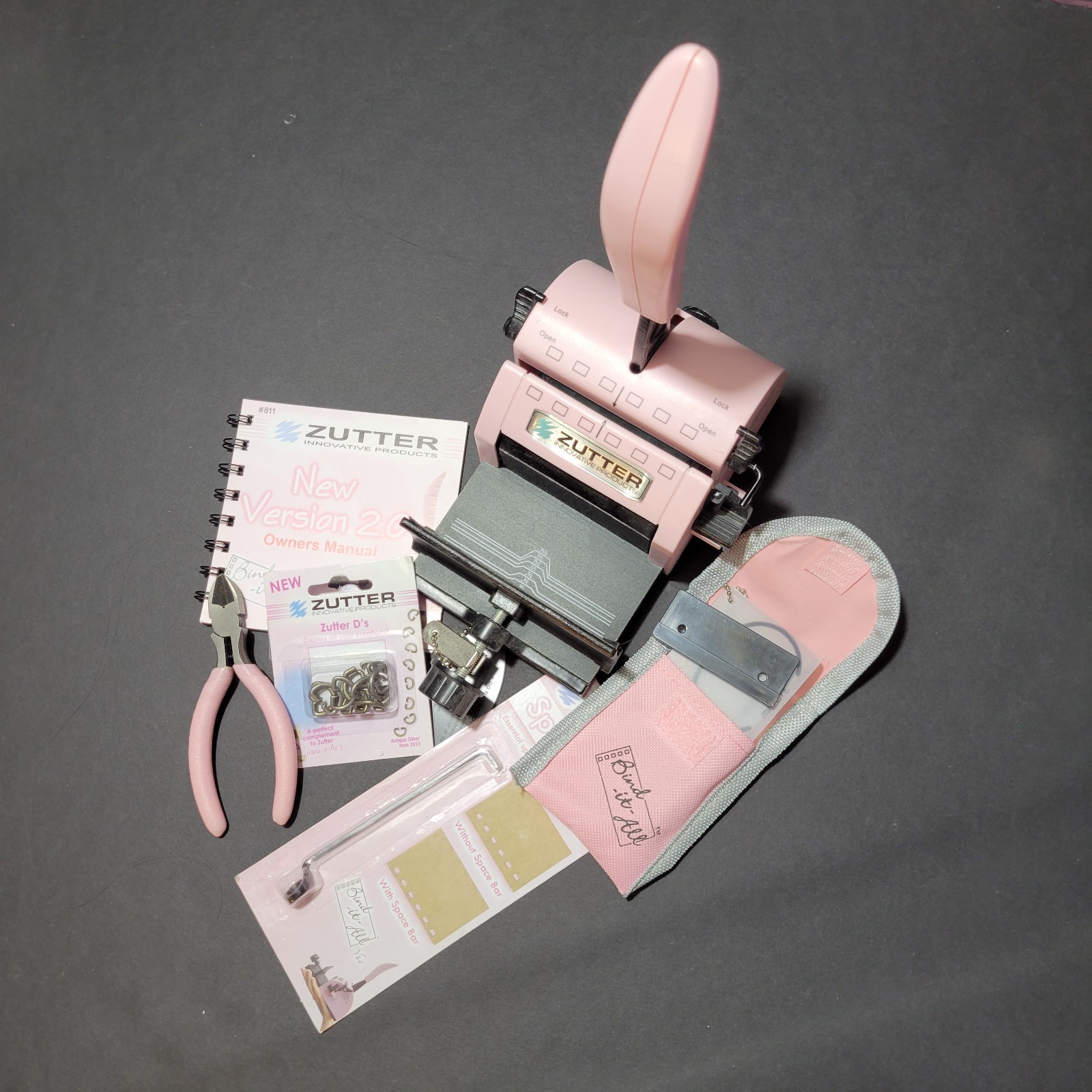 Zutter Bind it All V2.0 Machine and Spinner Album Kit. Various Supplies.