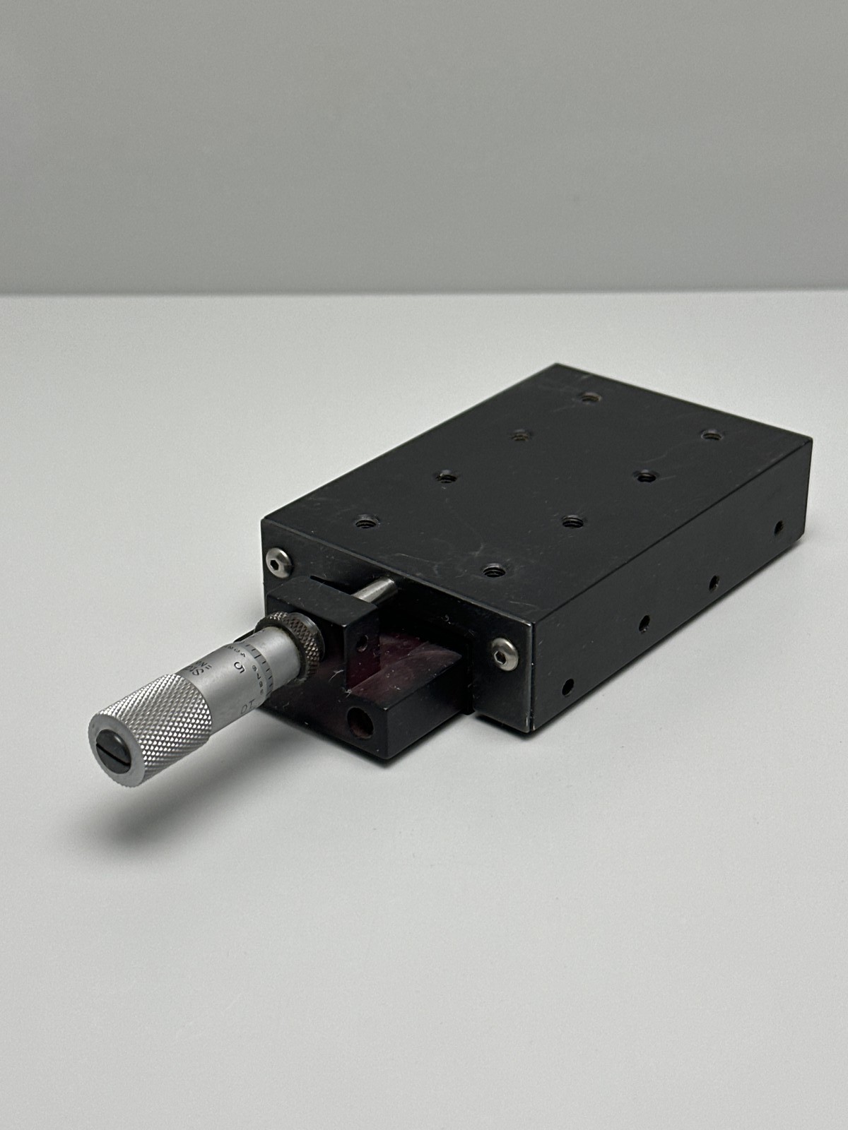 Del-Tron Linear Positioning Stage