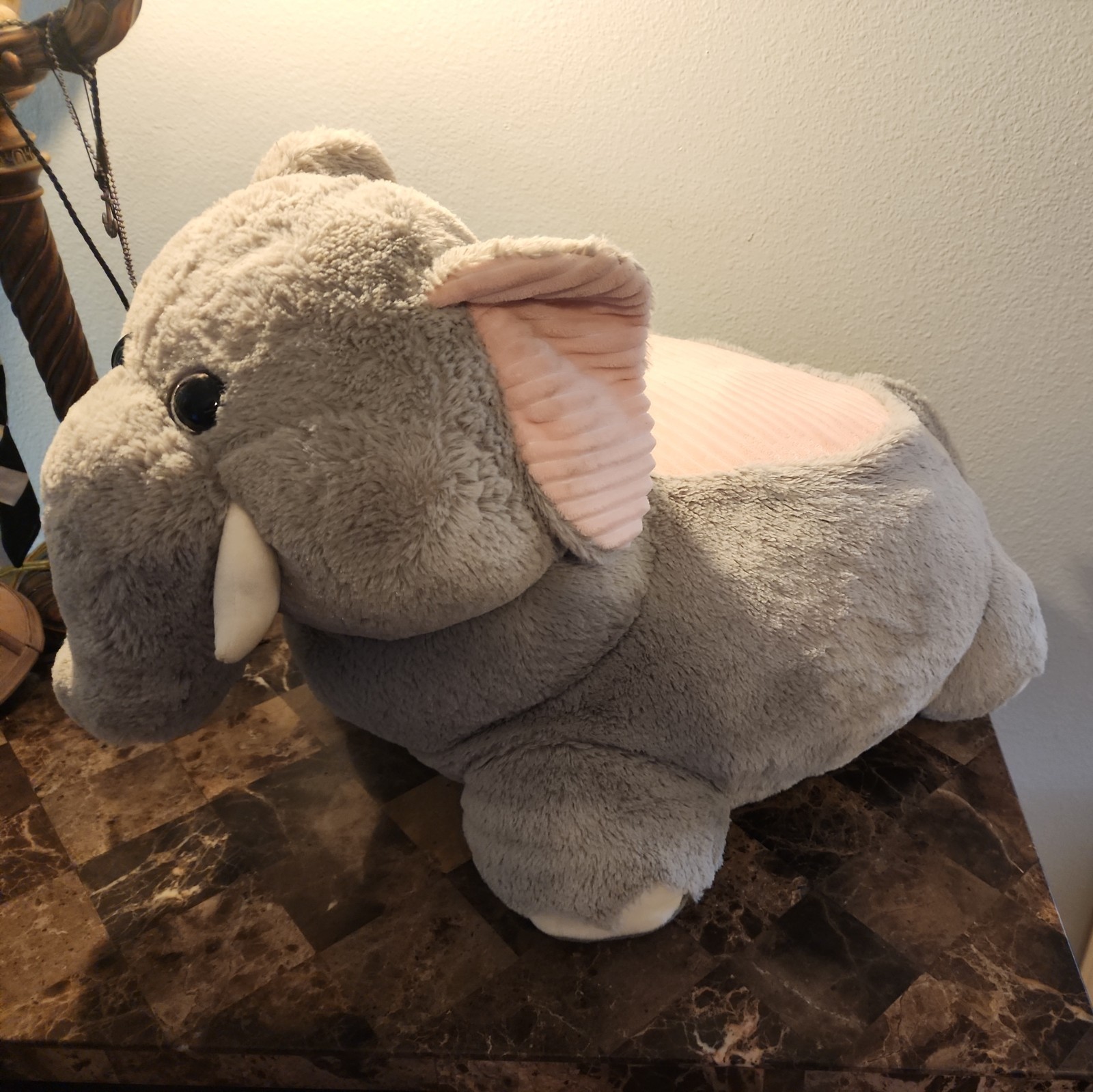Elephant plush chair (Kelly Kids)