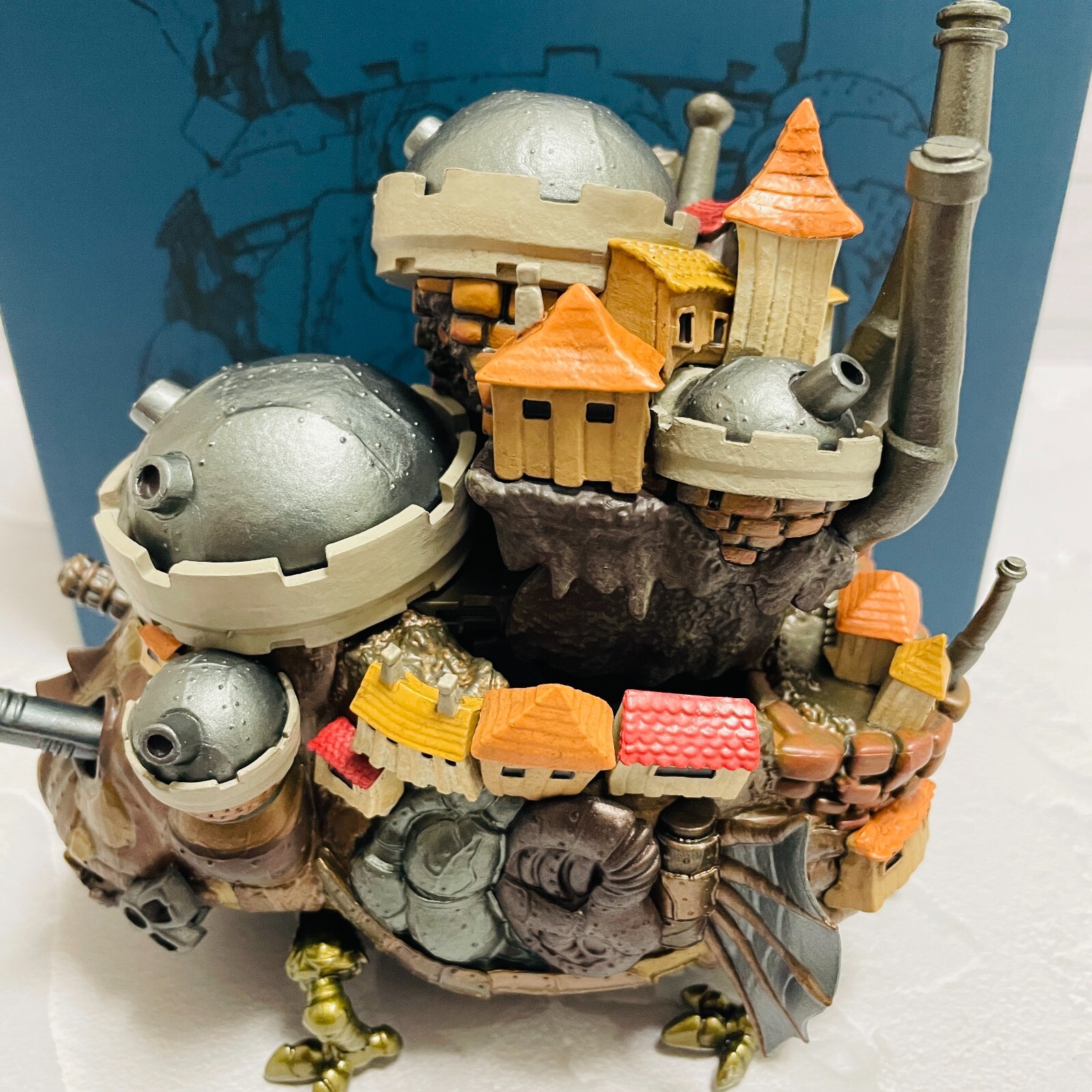 Studio Ghibli Howl's Moving Castle figure that actually works New