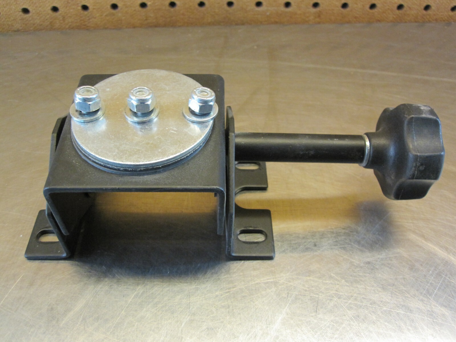 Gamber Johnson Universal Tilt-Swivel Motion Attachment w Quick Adjust Knob - VGC
