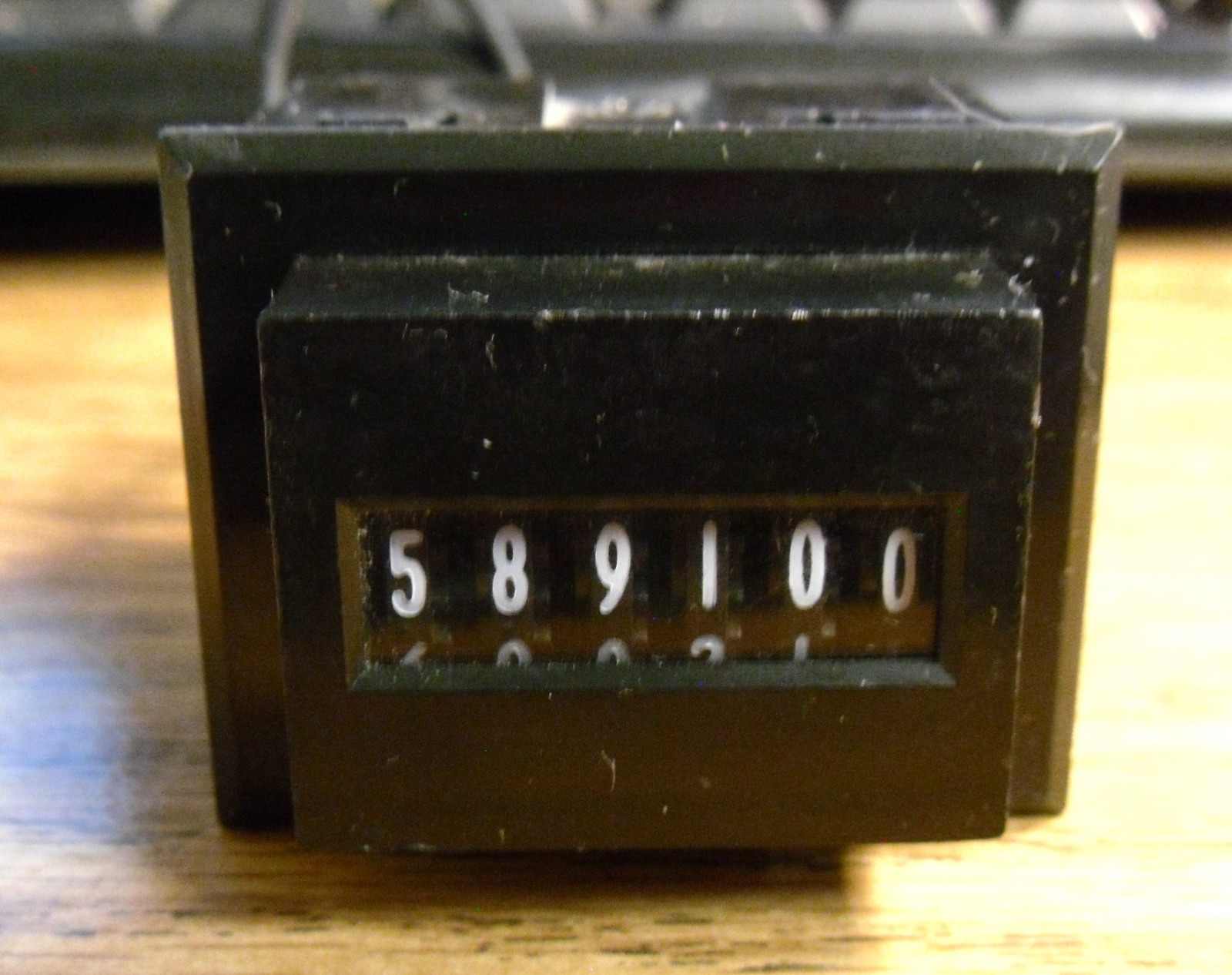 Hour Meter - Durant 6-Y-41611-402-SEU - Panel Meter
