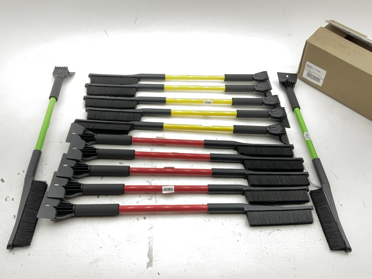 12 Pack - Hopkins 13024 32" Snow Brush With Ice Chisel