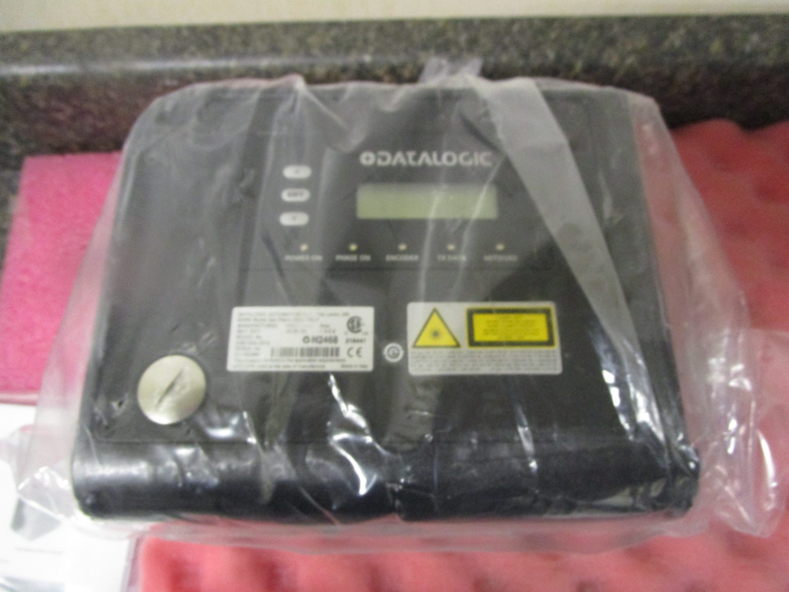 NEW! OLD STOCK DataLogic Industrial BarCode Scanner DS8100A-2010