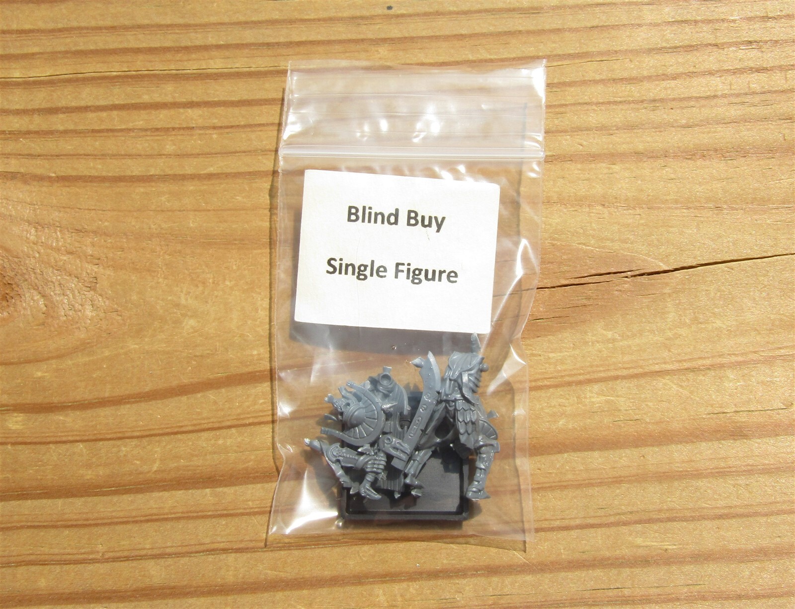W:TOW Tomb Kings of Khemri _Tomb Guard w/ Sword Blind Buy Single Figure Bits