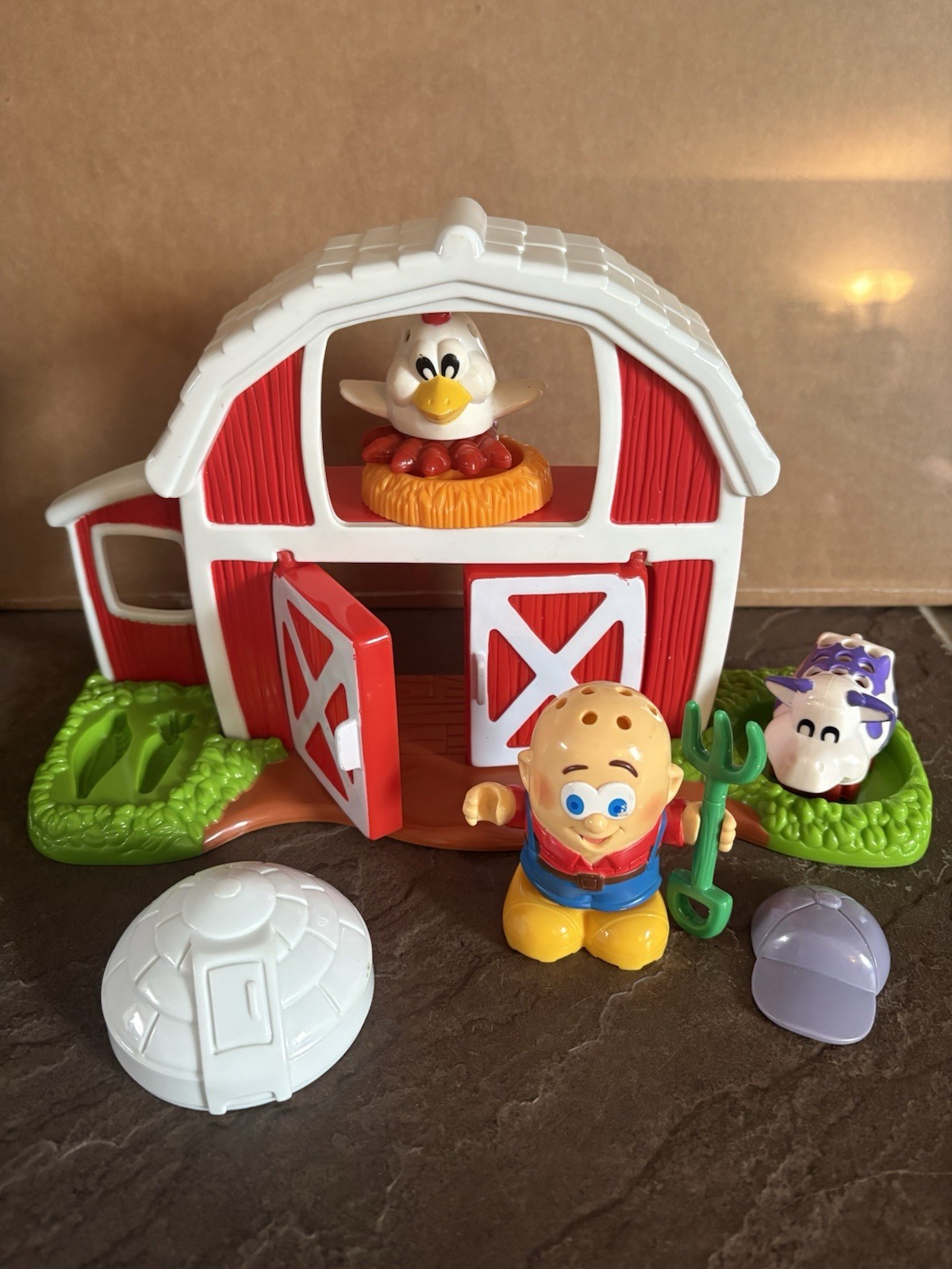 Hasbro Play-Doh Dohville Fuzzy Friends Farm Playset Animals Barn Vintage 2003