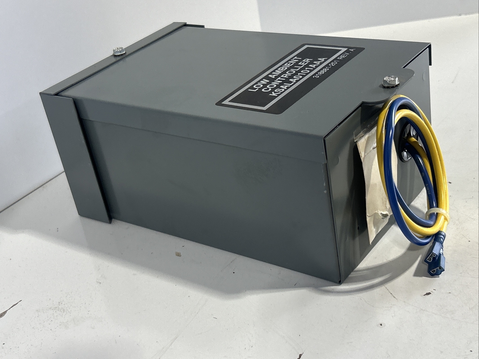 LOW AMBIENT CONTROLLER KSALA0101AAA/318881-201 REV A