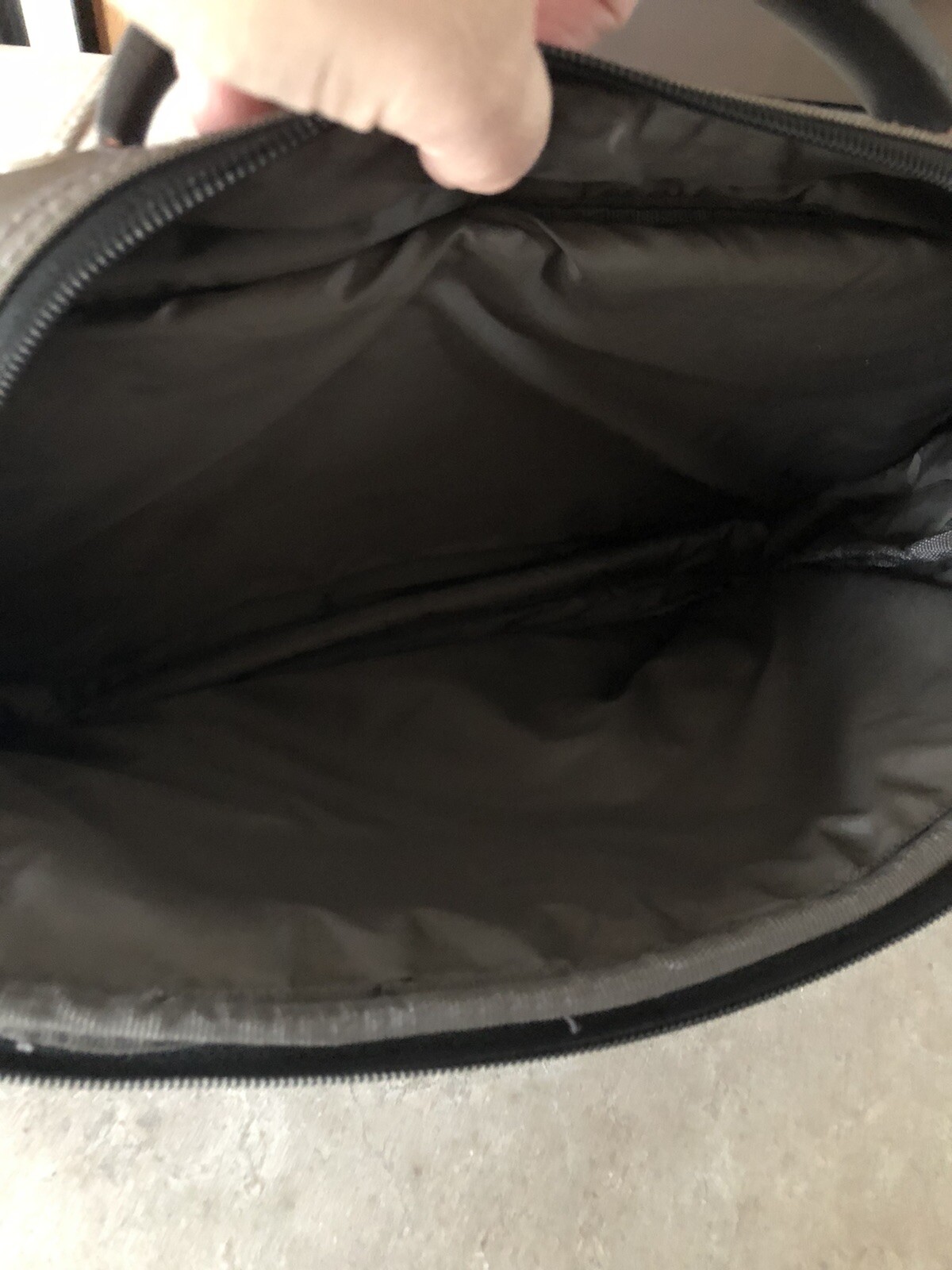Eddie Bauer Laptop Shoulder/Messenger Bag used once EUC!